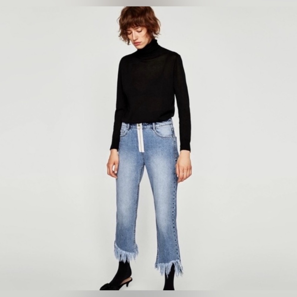 Zara Light Blue Frayed Ankle Jeans